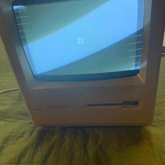 Macintosh Plus 1Mb and Hard Disk 20SC - Picture 11 of 12